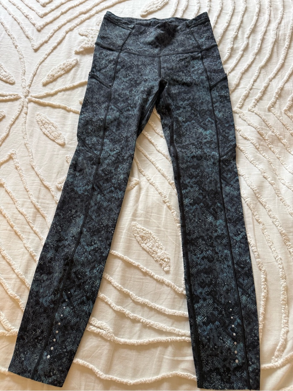 Lululemon Fast and Free Tight Leggings + Free Long Sleeve Top XS S